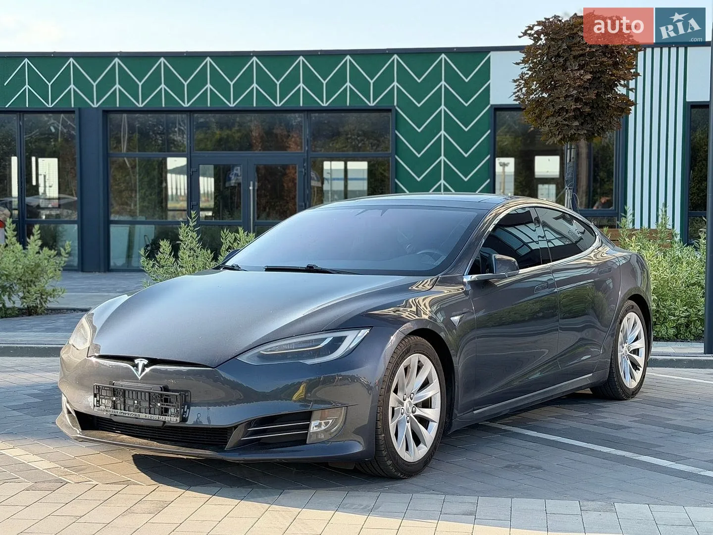 Tesla Model S, 2016
