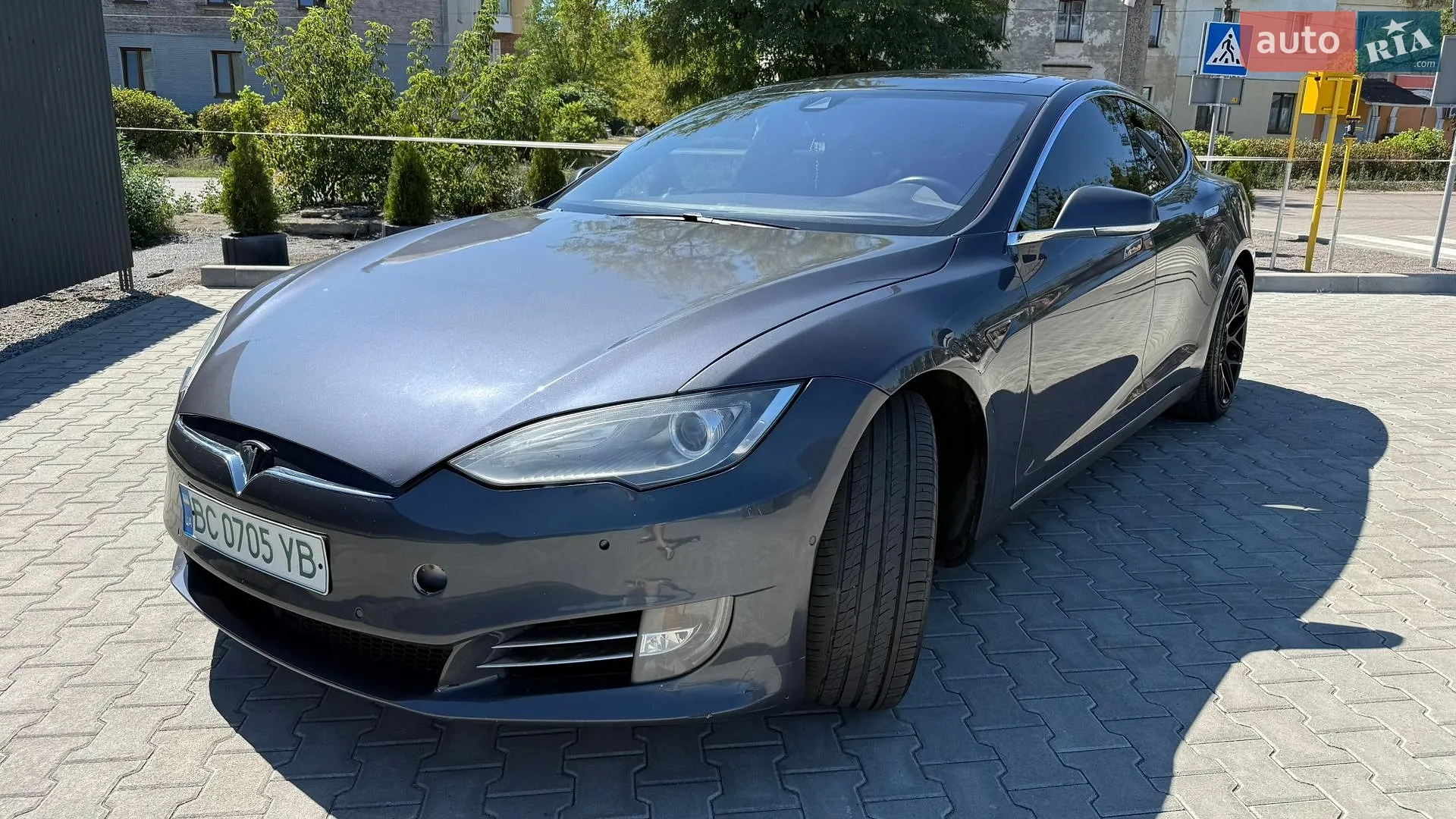 Tesla Model S, 2016