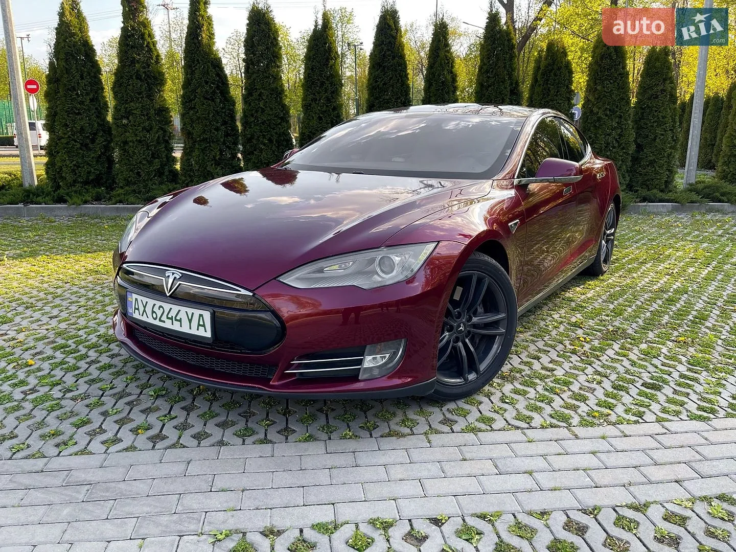 Tesla Model S, 2012