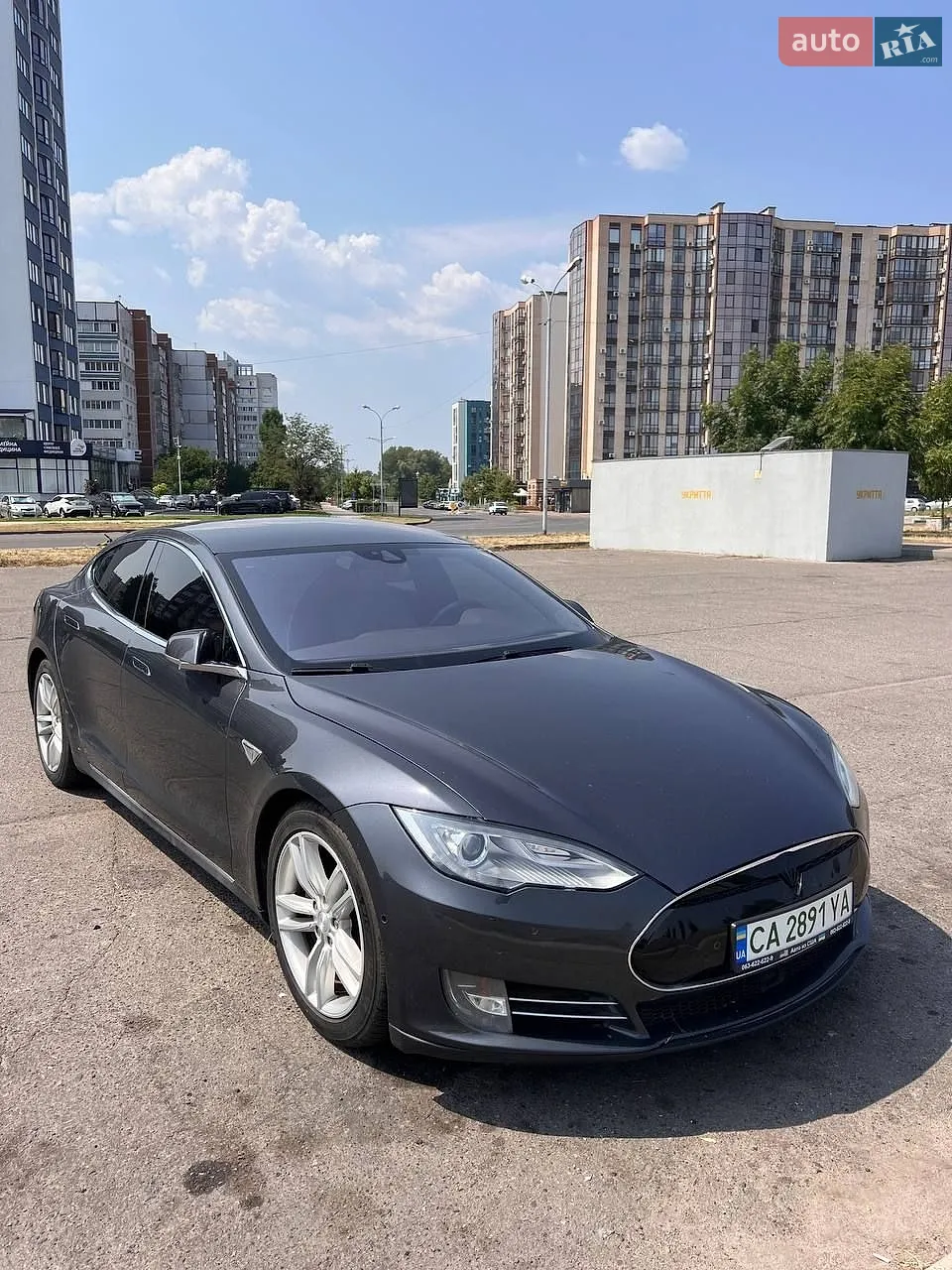 Tesla Model S, 2015