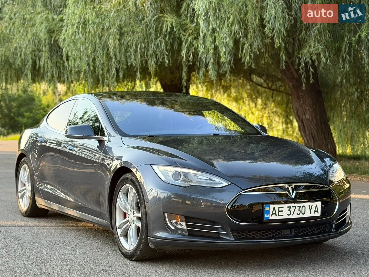 Tesla Model S, 2015