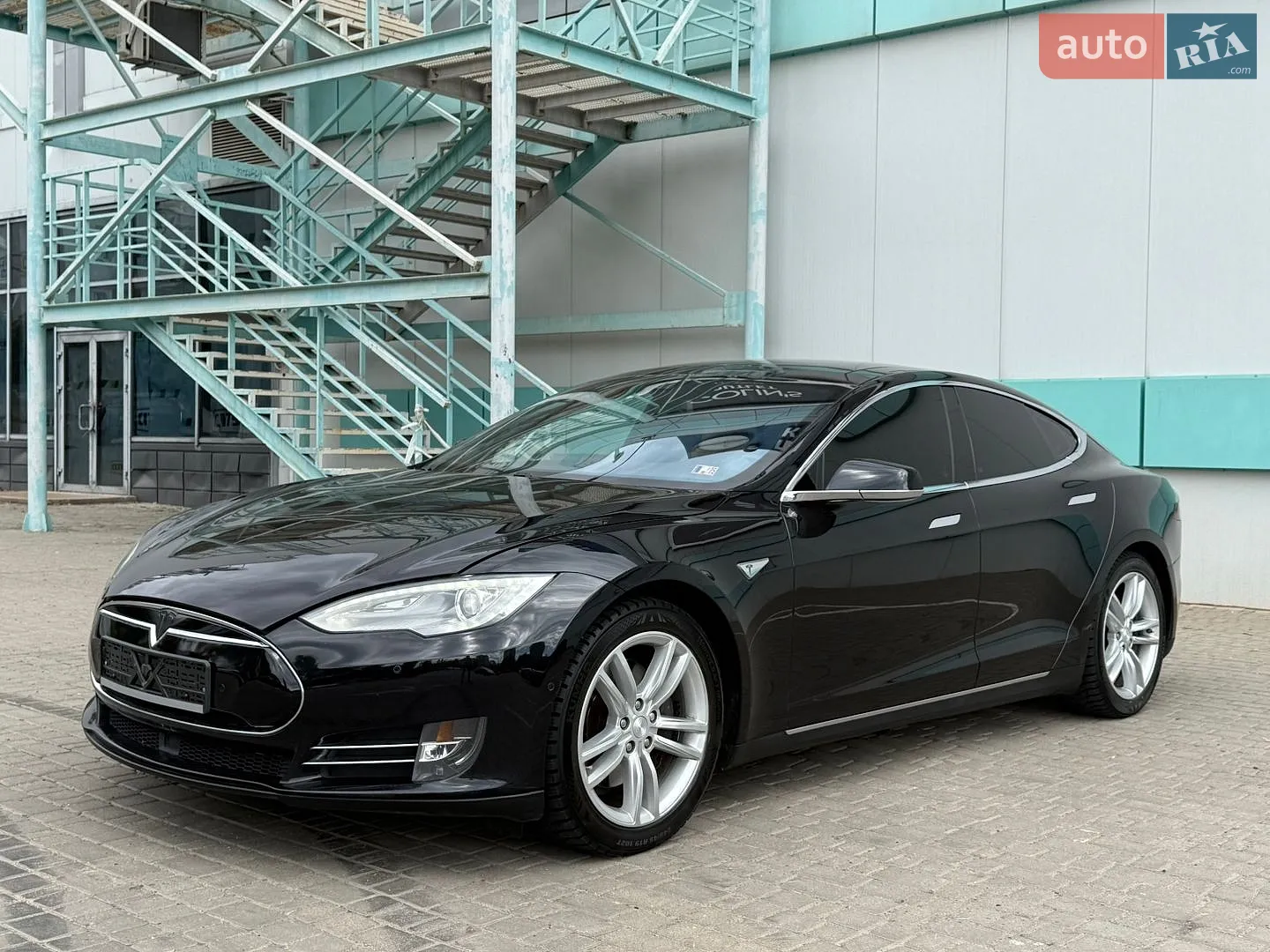 Tesla Model S, 2015