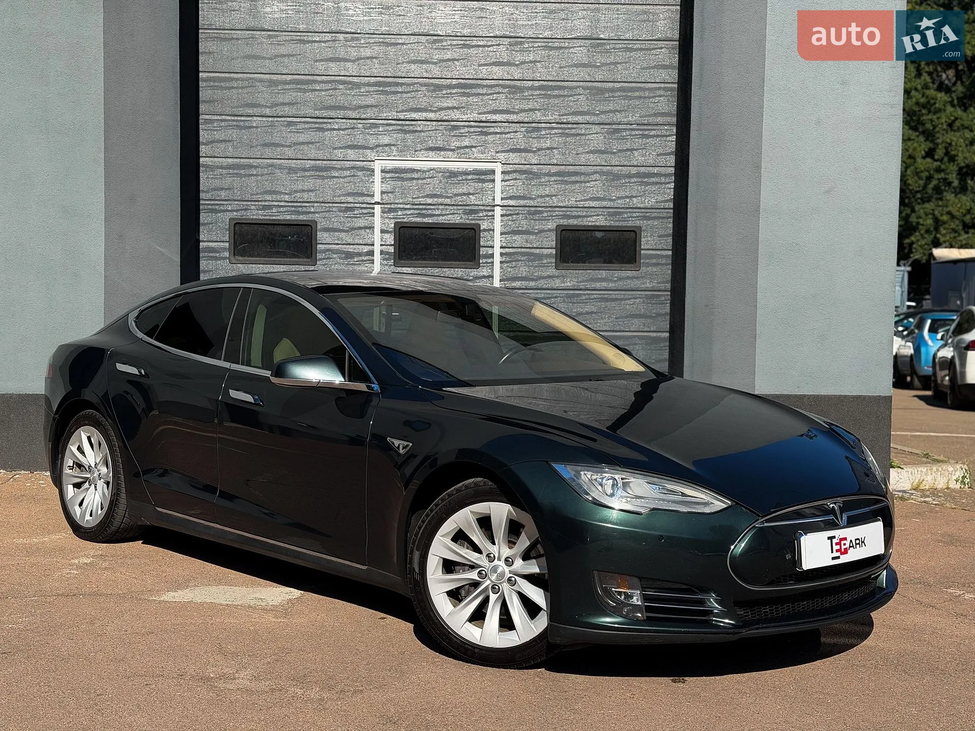 Tesla Model S, 2013