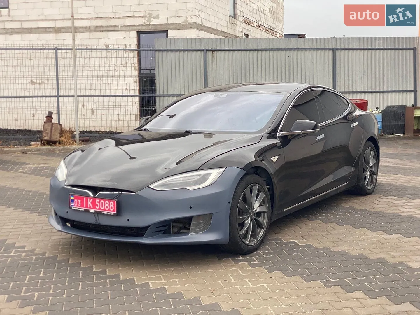 Tesla Model S, 2016