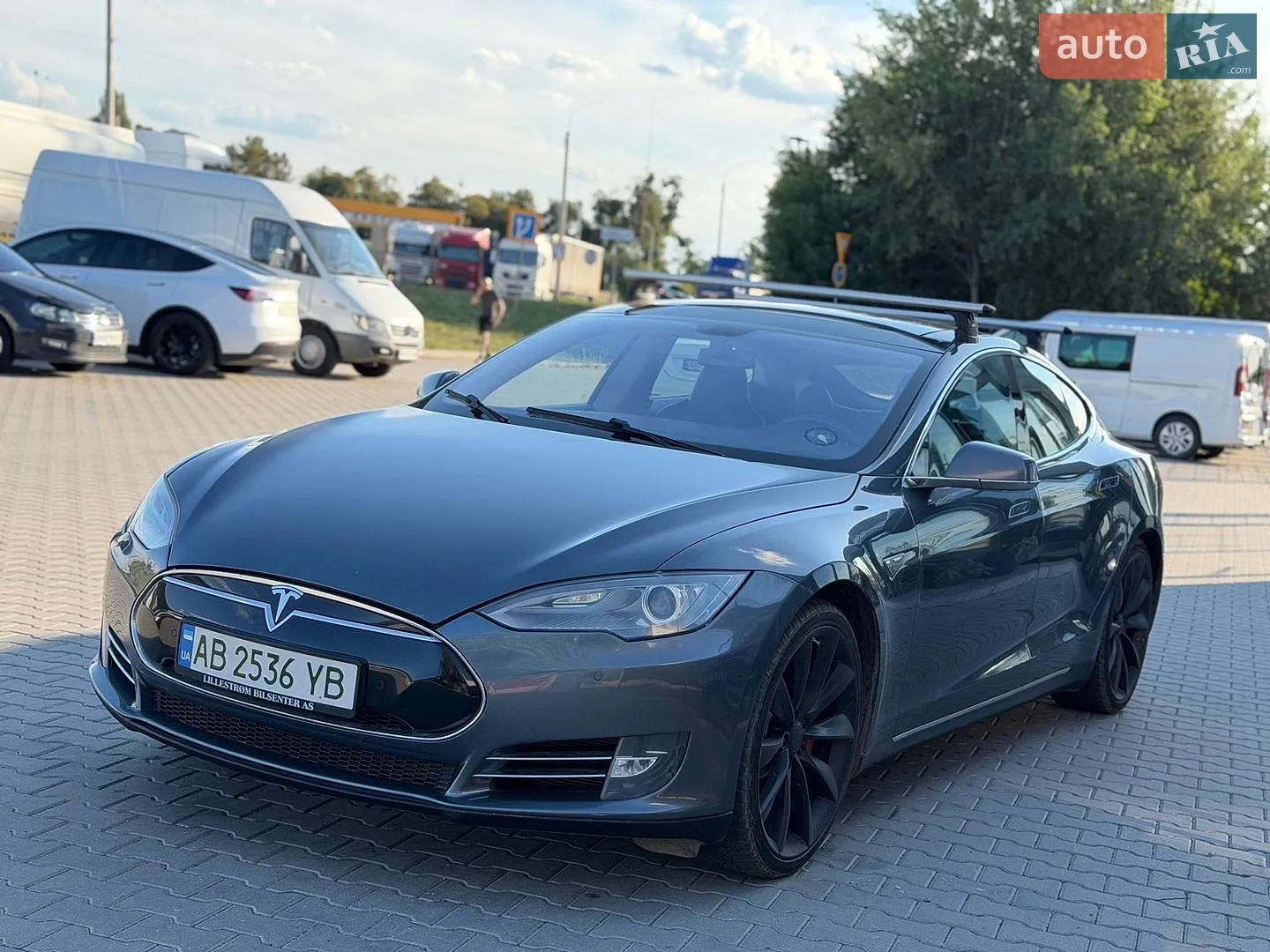 Tesla Model S, 2014