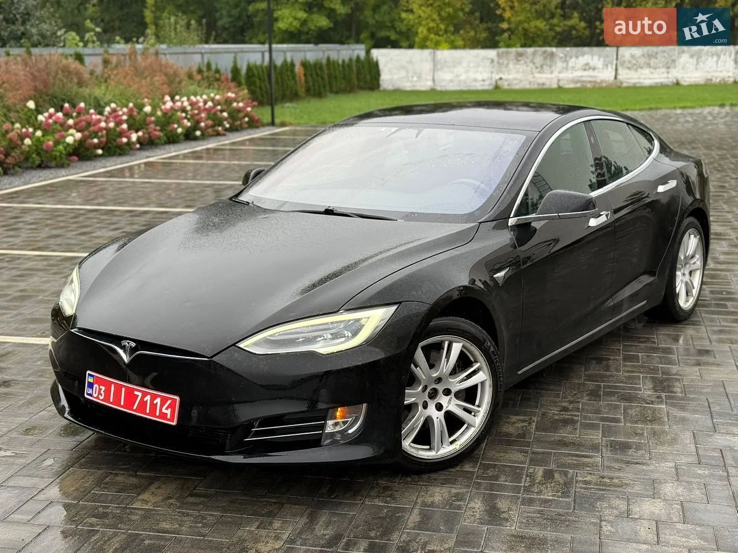 Tesla Model S, 2017