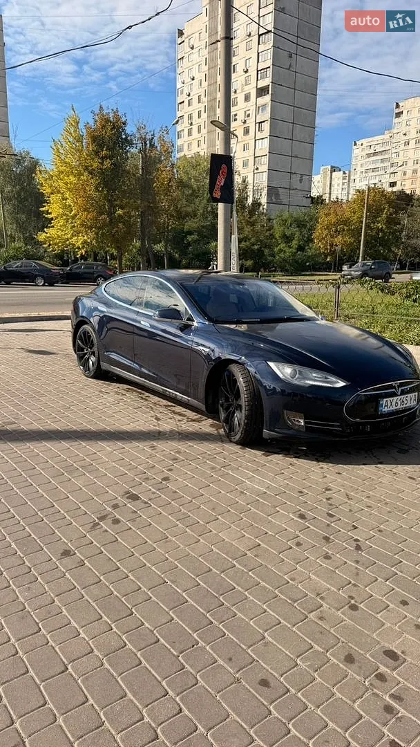 Tesla Model S, 2013