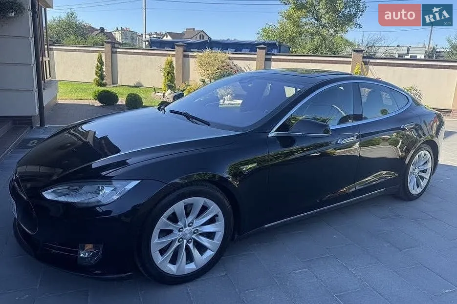 Tesla Model S 2015 — 1