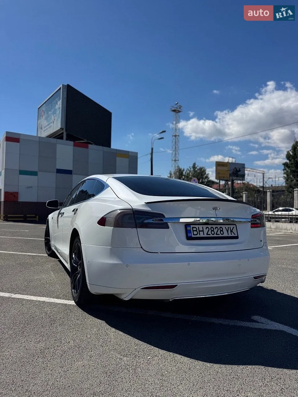 Tesla Model S, 2015