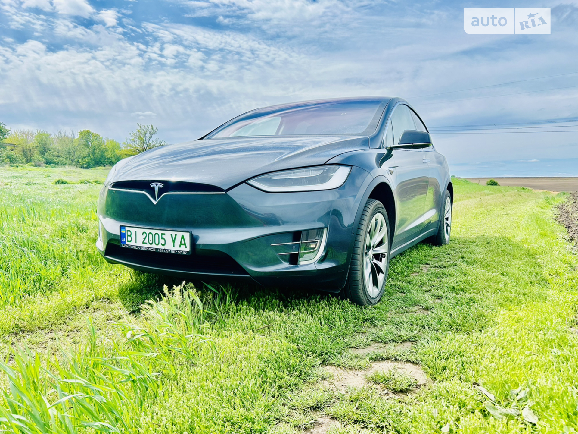 Tesla Model X, 2017