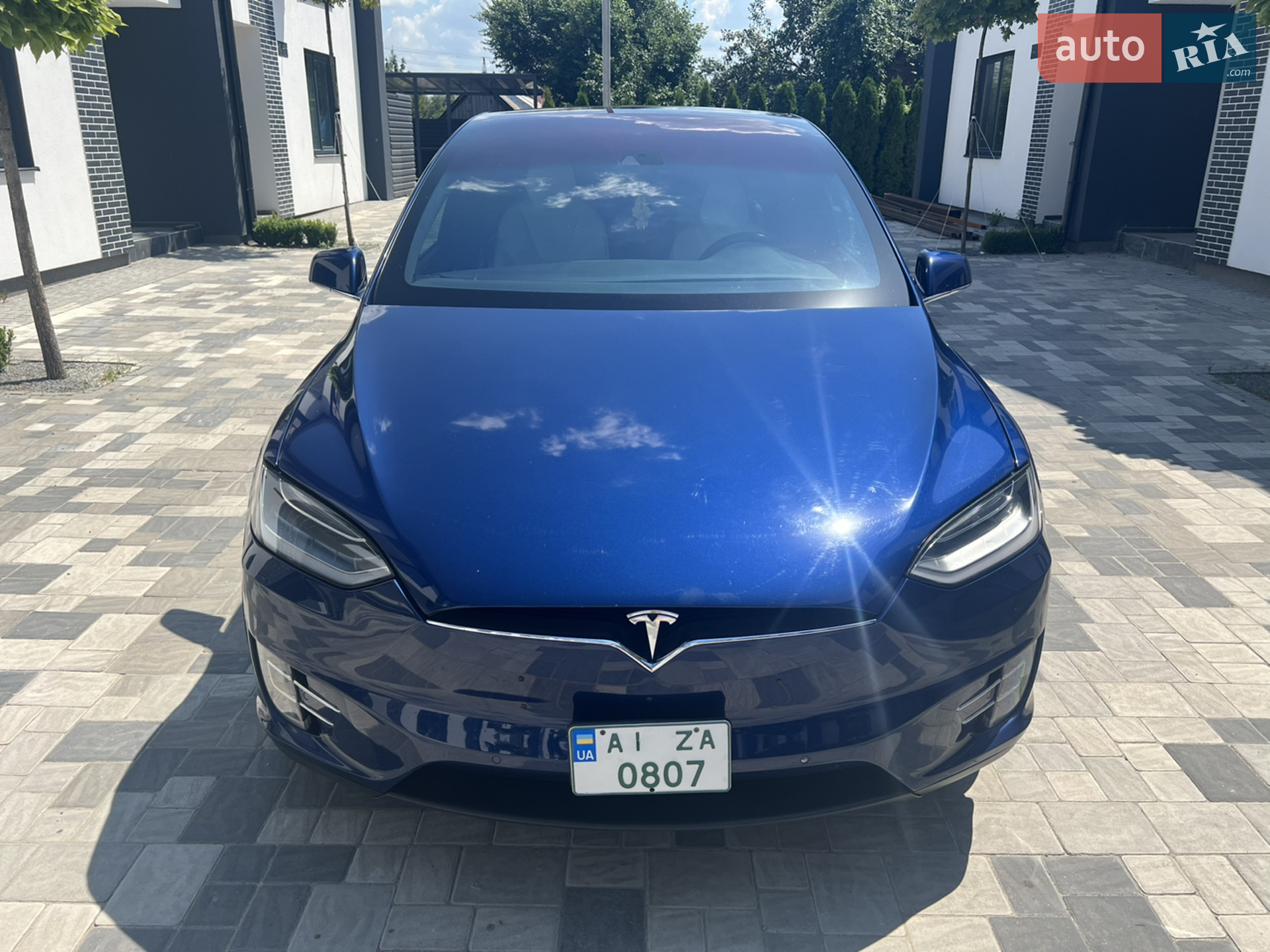 Tesla Model X, 2016