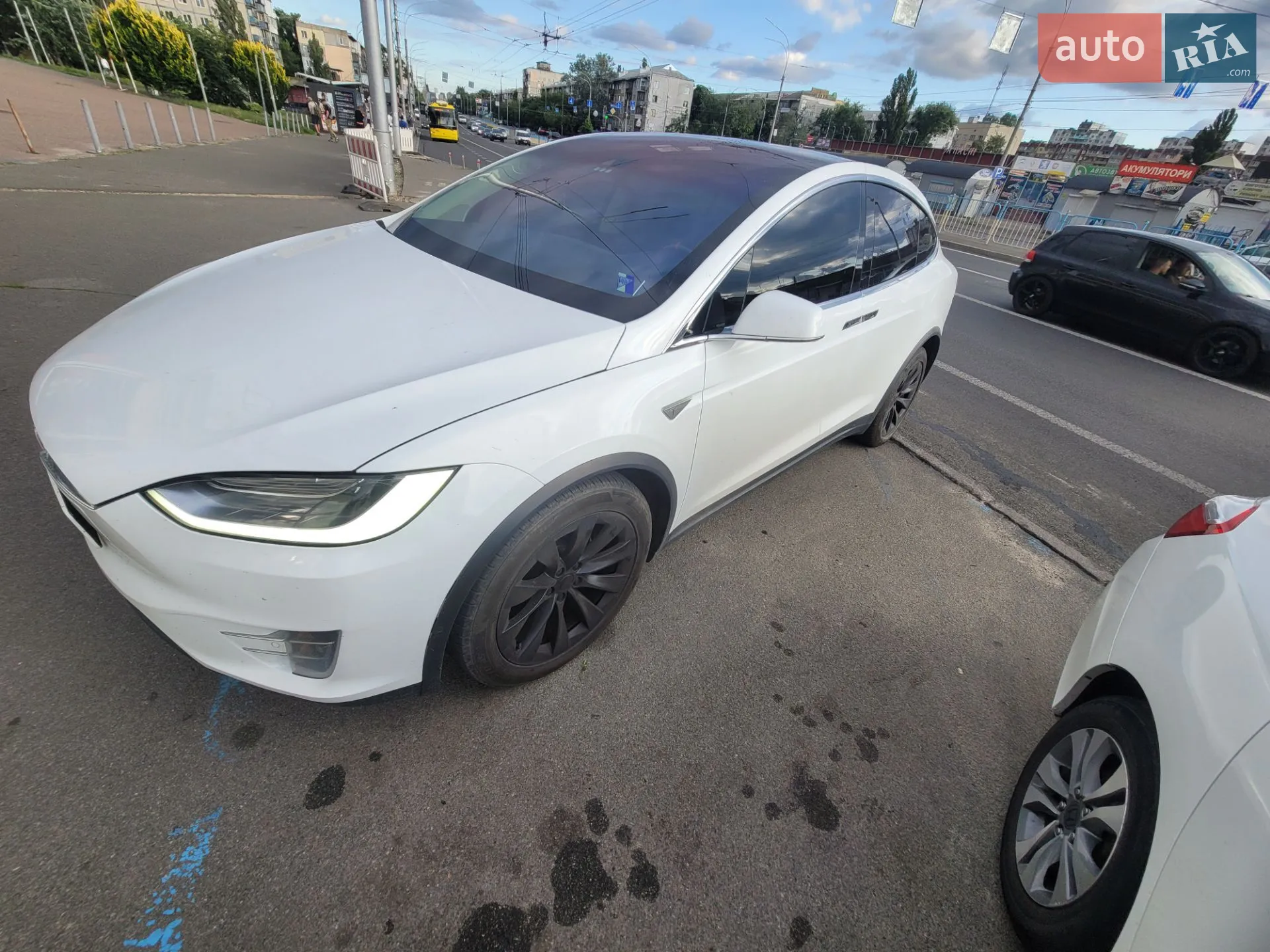 Tesla Model X, 2016