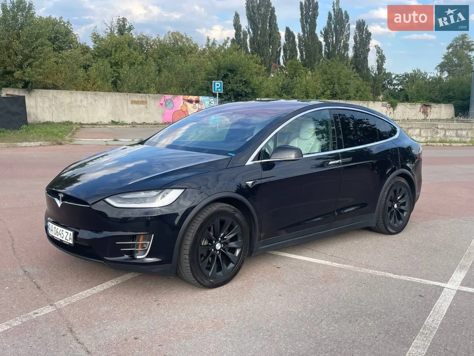 Tesla Model X, 2017