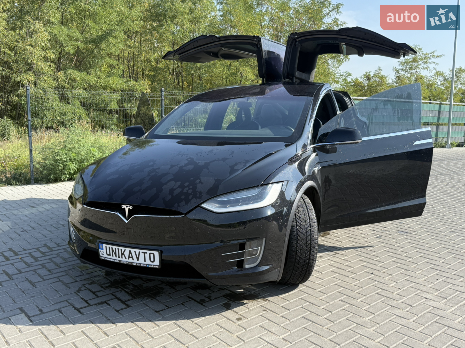 Tesla Model X, 2017