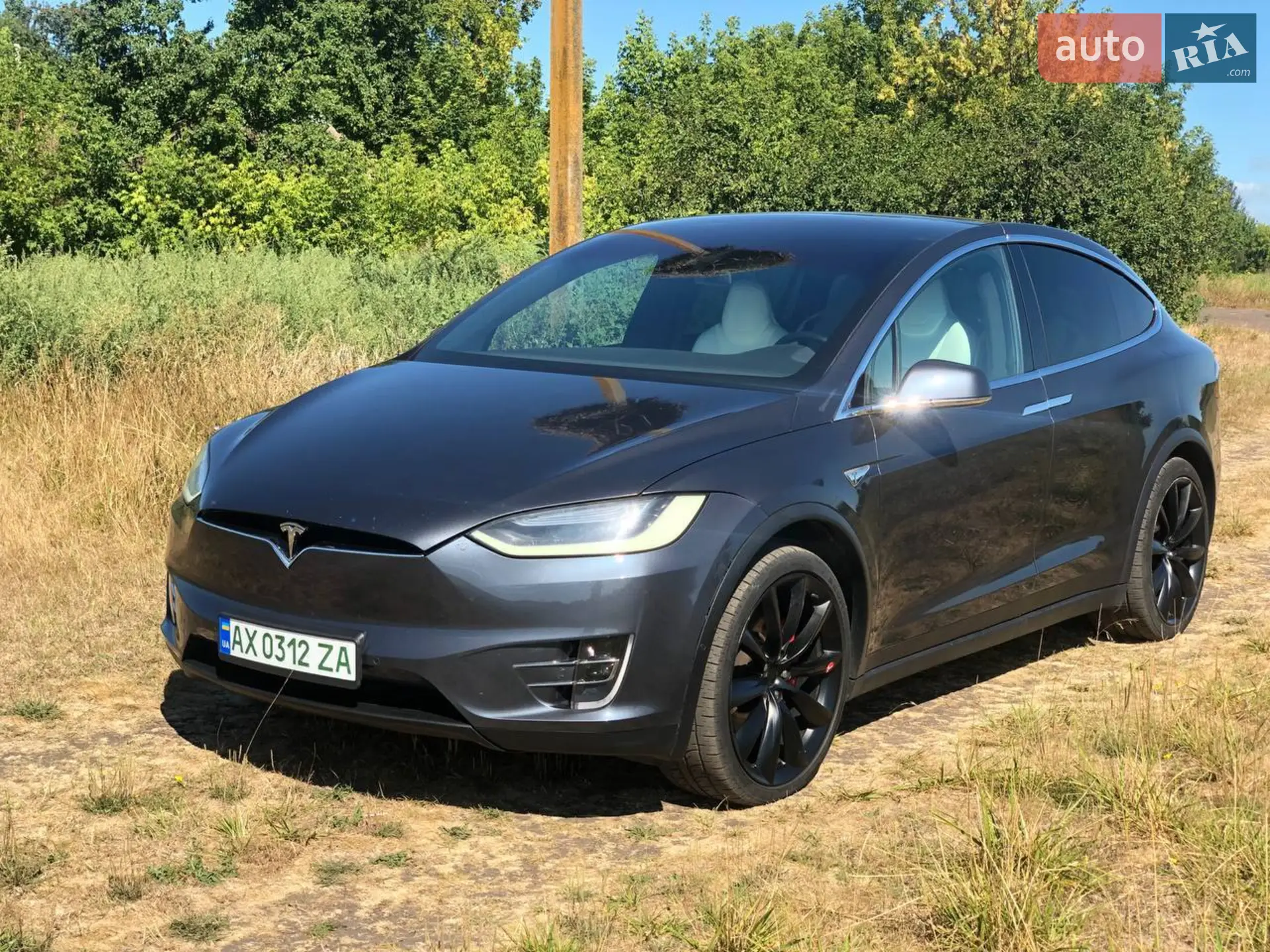 Tesla Model X, 2016