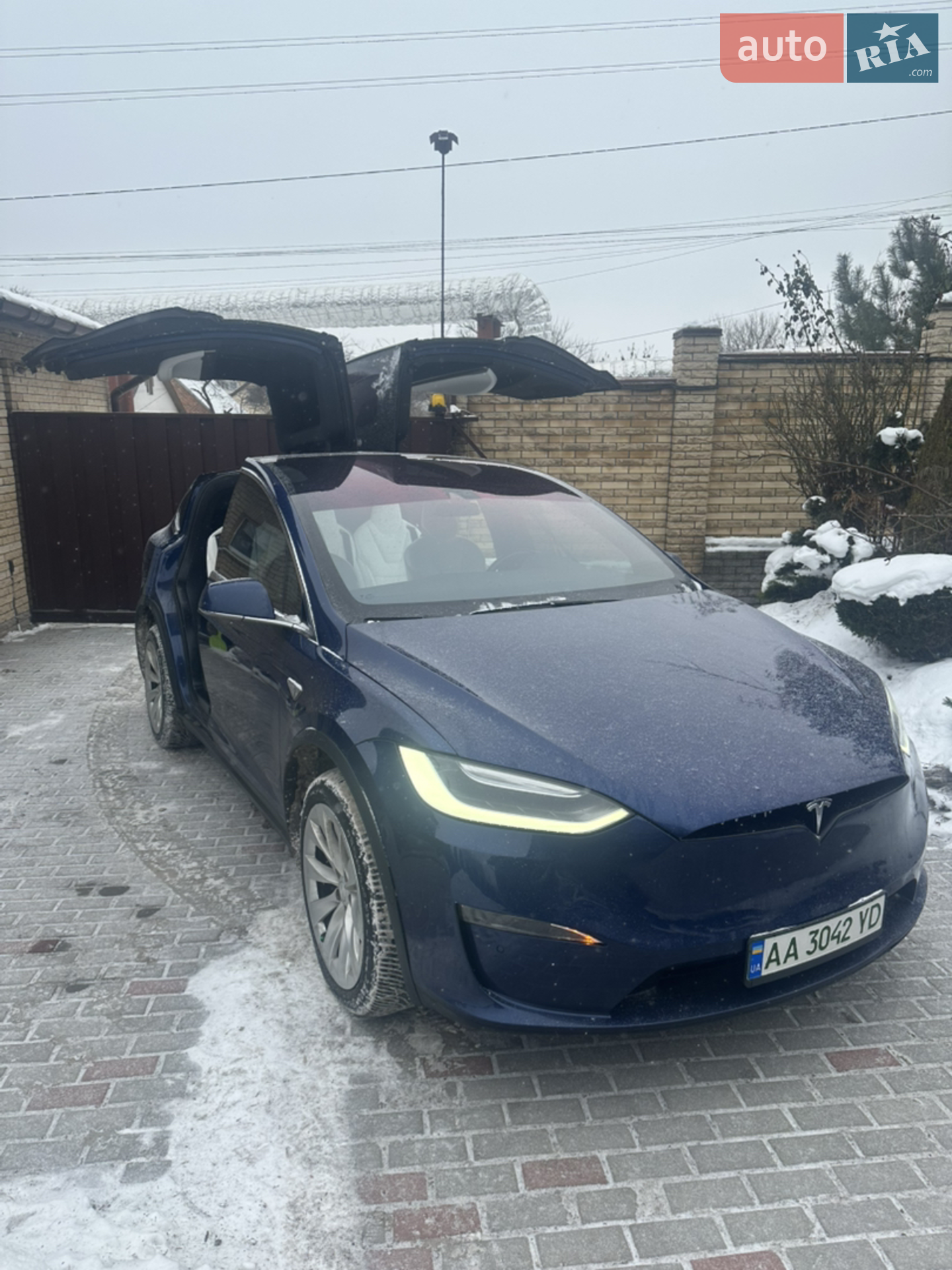 Tesla Model X, 2016