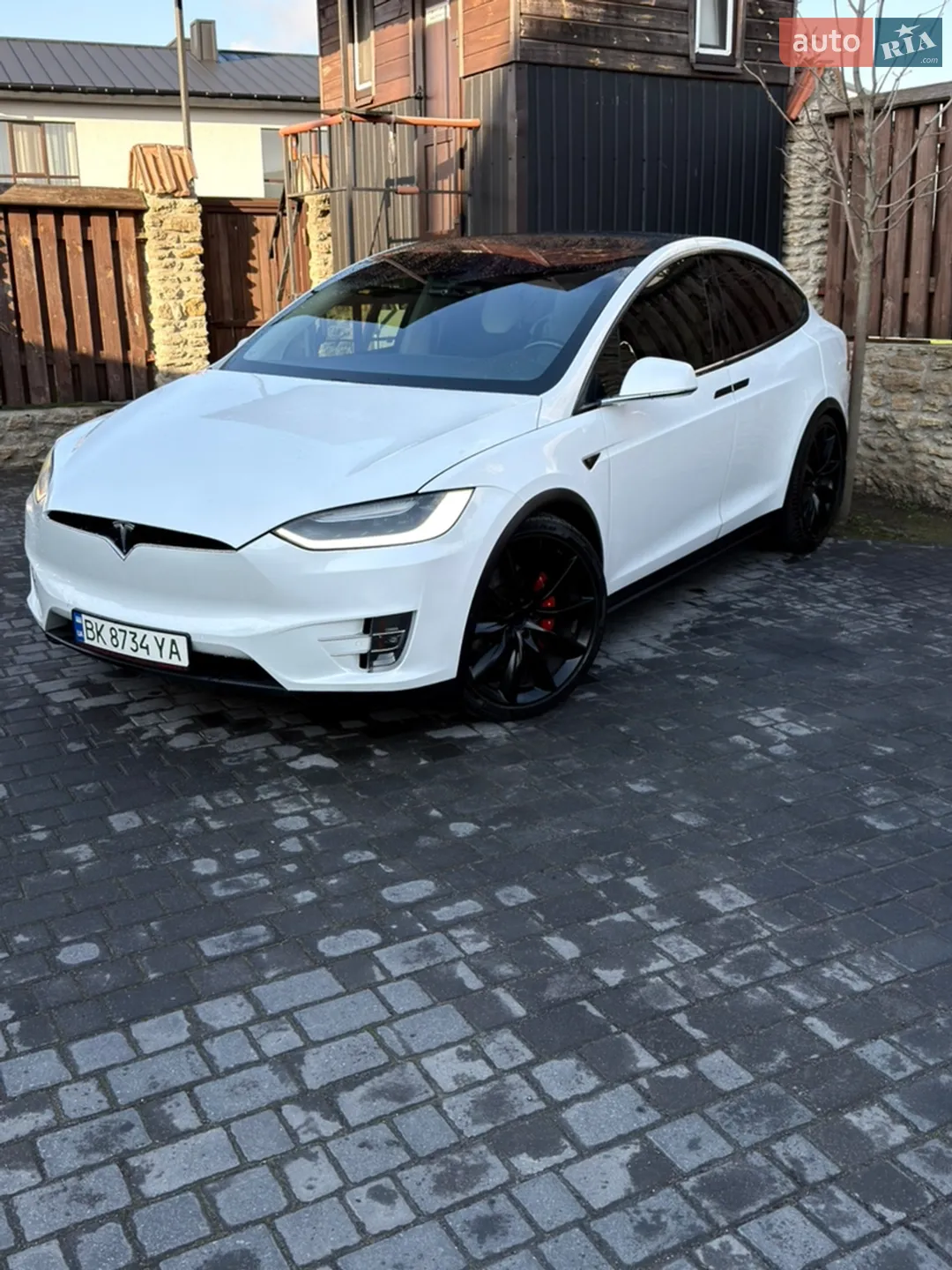 Tesla Model X, 2016