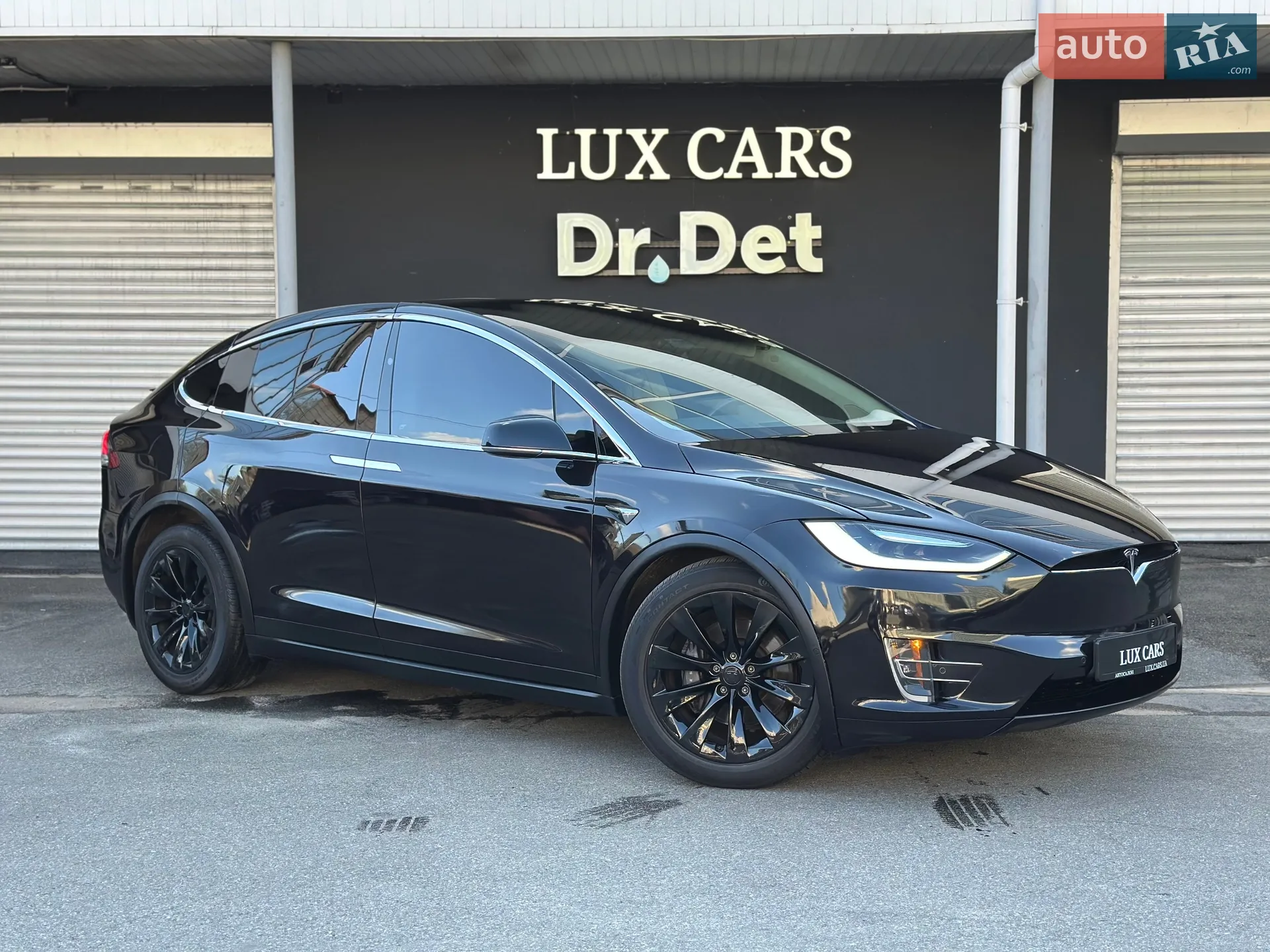 Tesla Model X, 2016