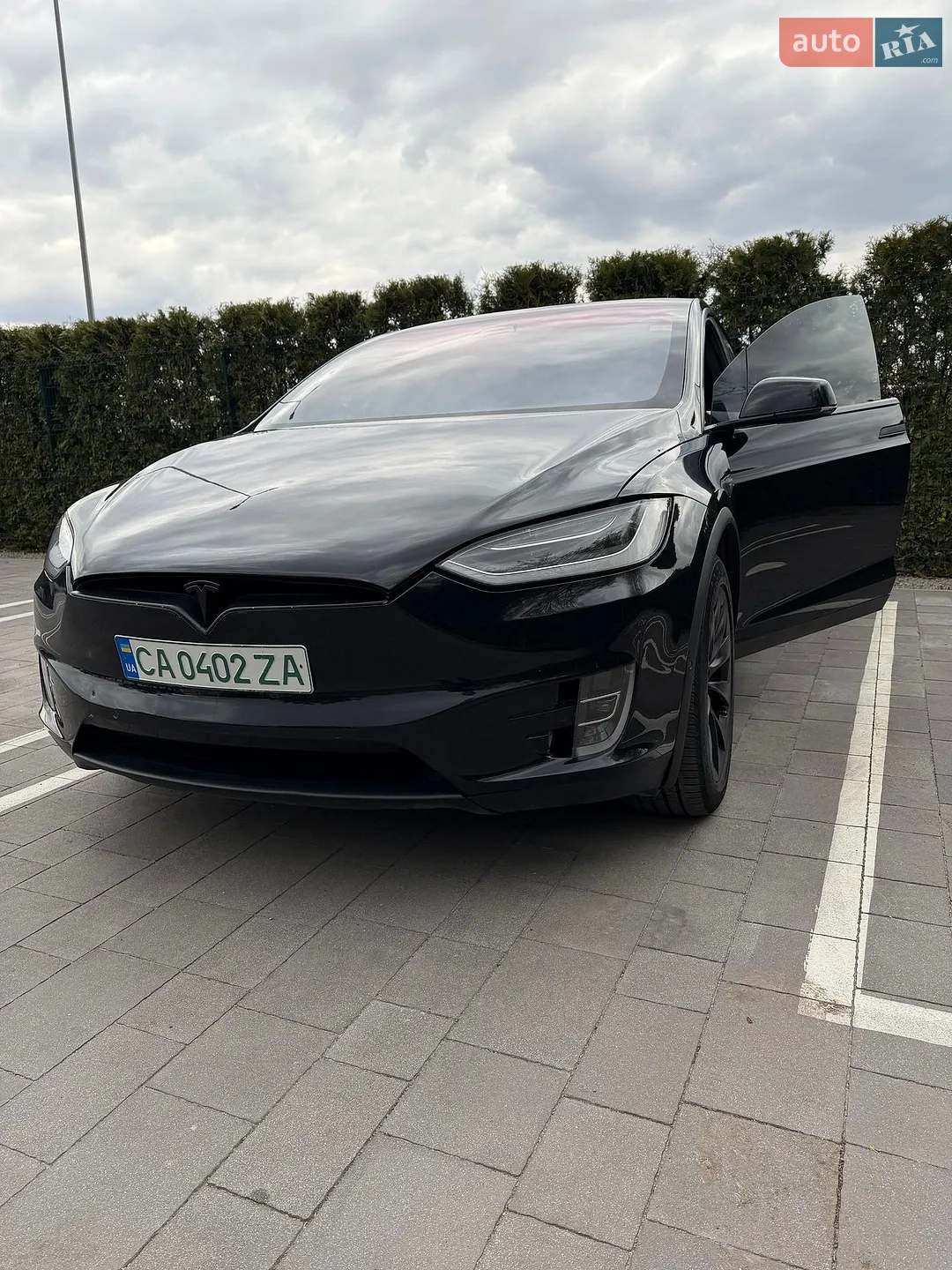 Tesla Model X, 2017