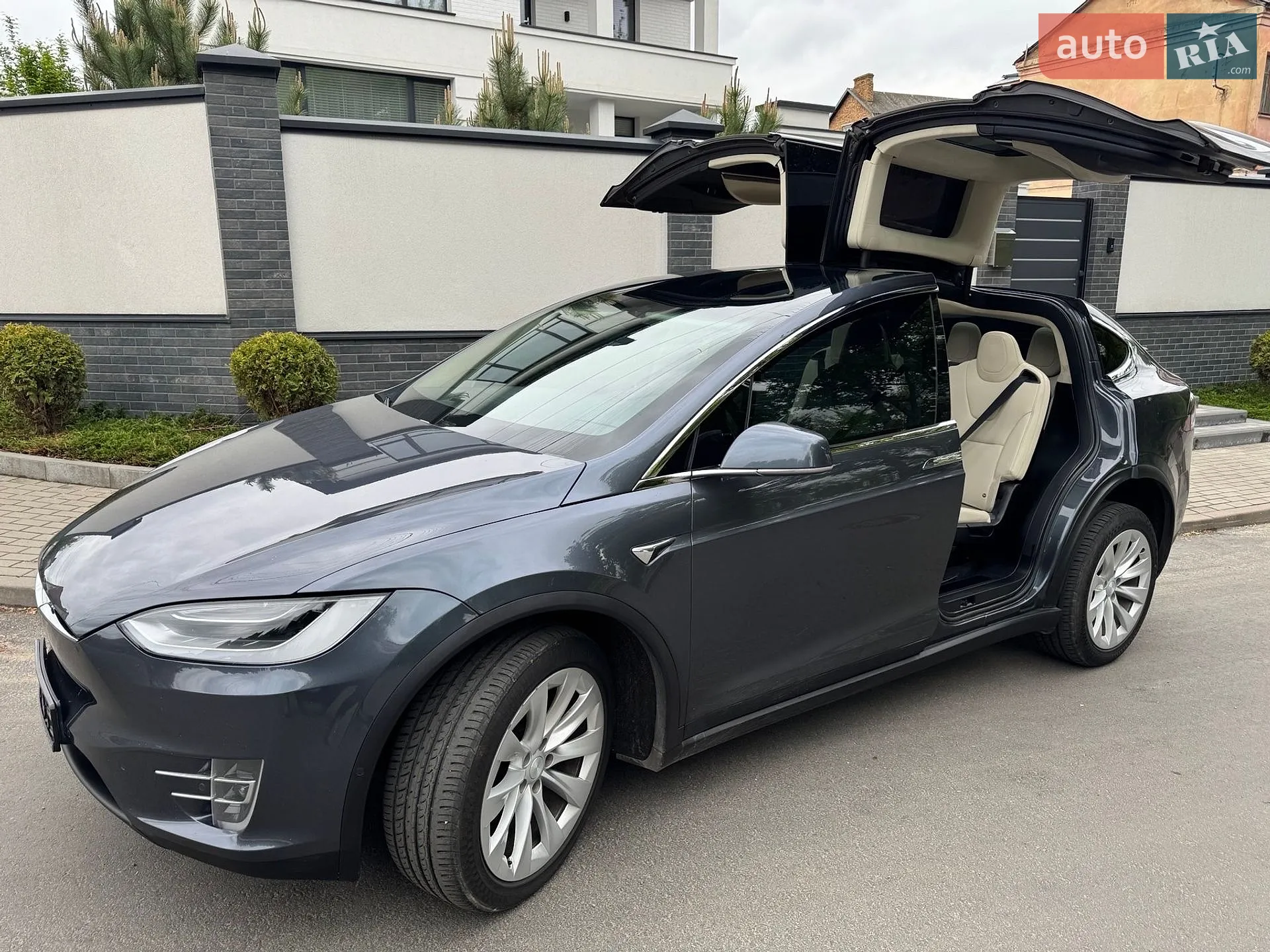 Tesla Model X, 2018