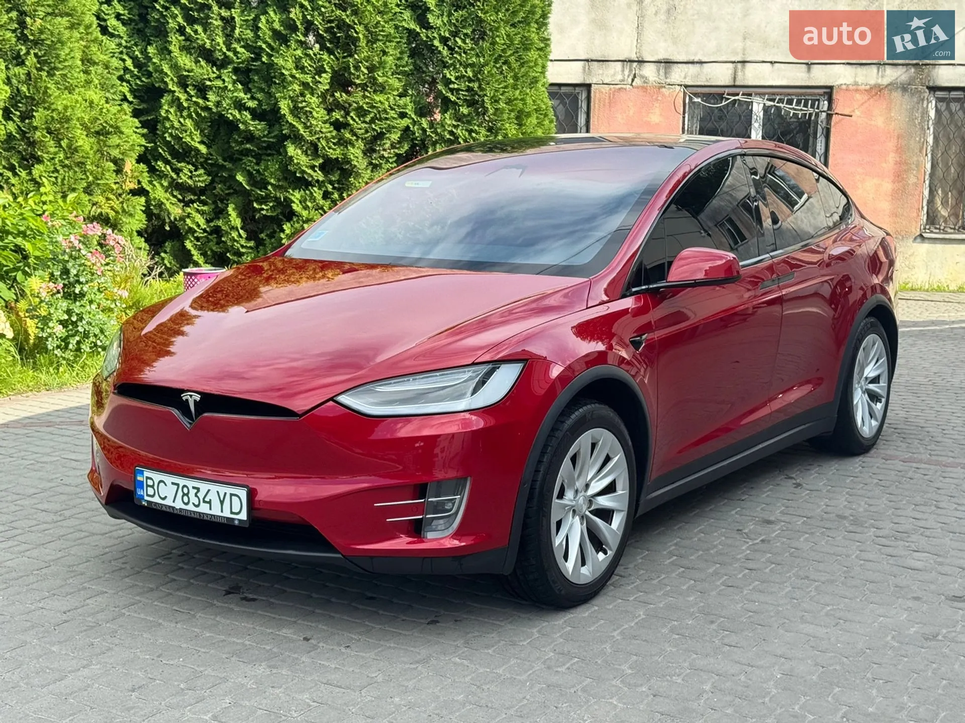 Tesla Model X, 2017