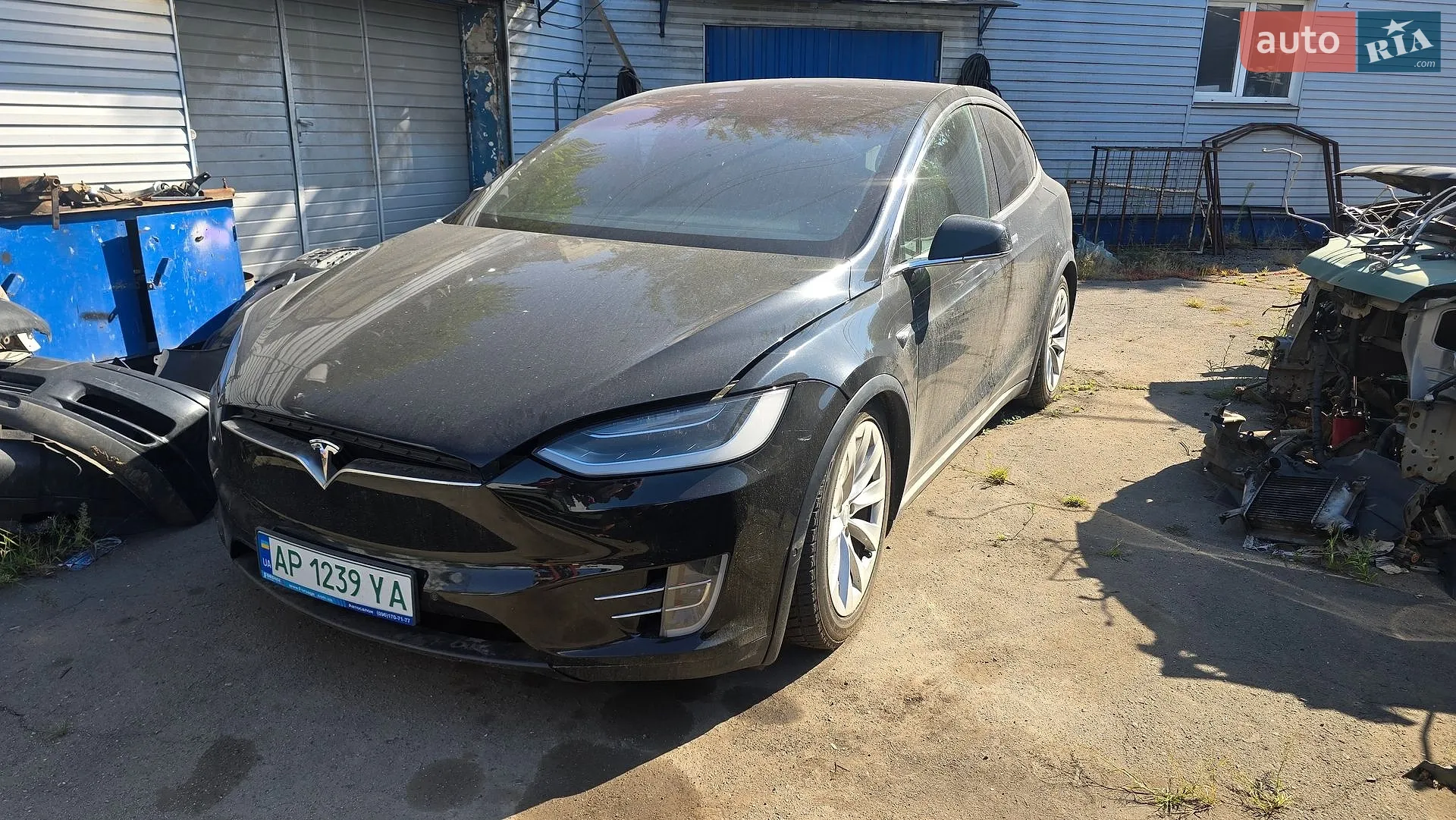 Tesla Model X, 2017