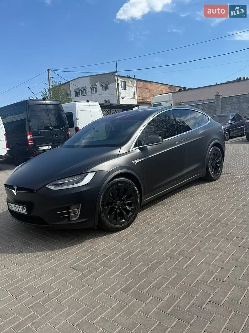 Tesla Model X, 2016