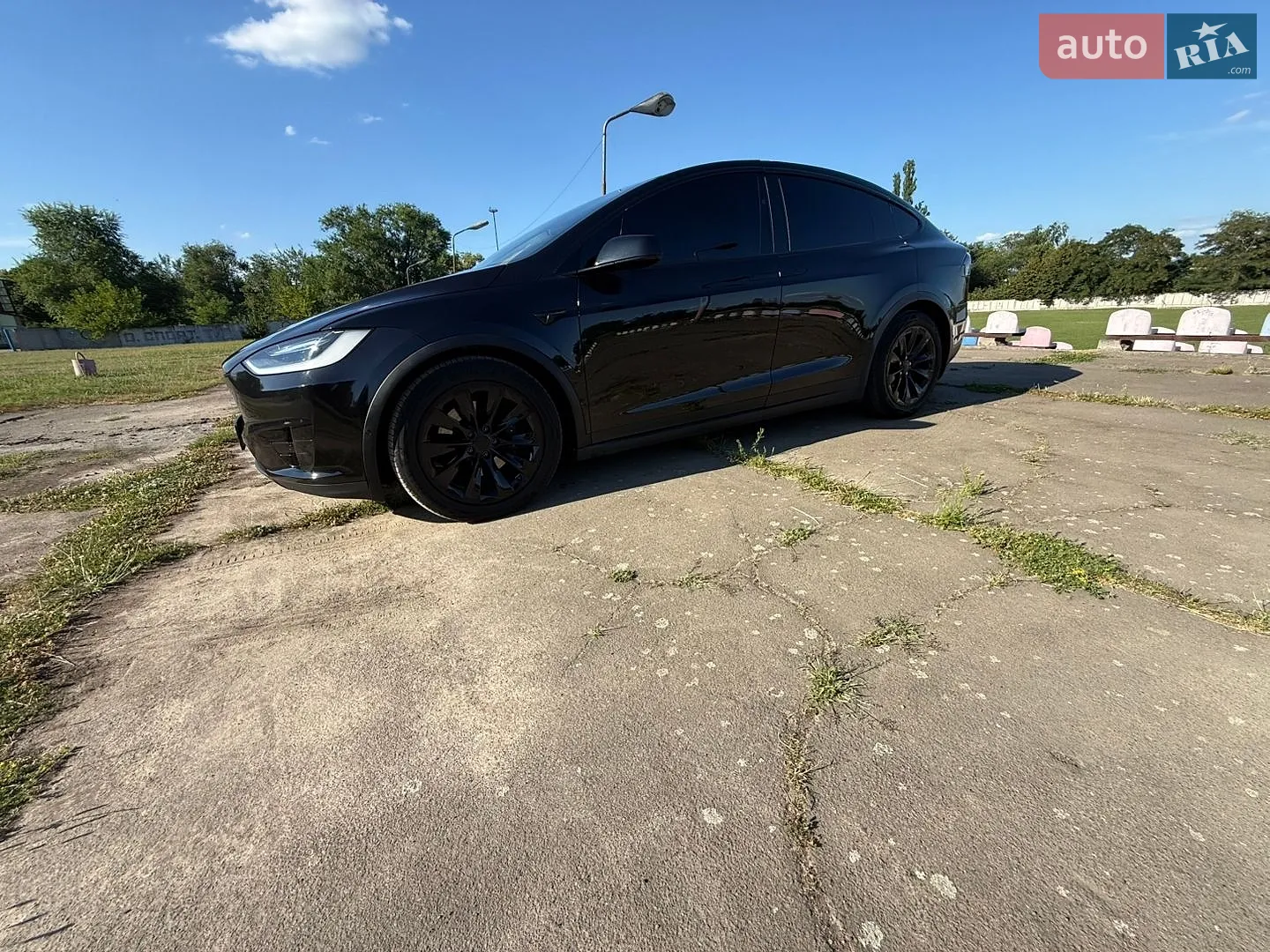 Tesla Model X, 2017
