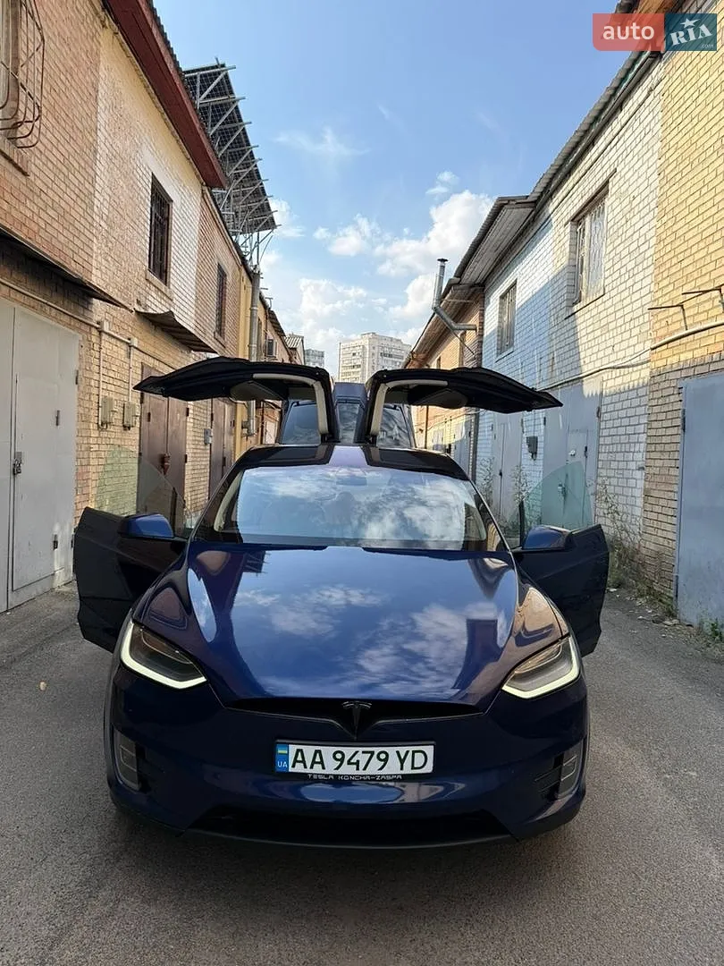 Tesla Model X, 2016