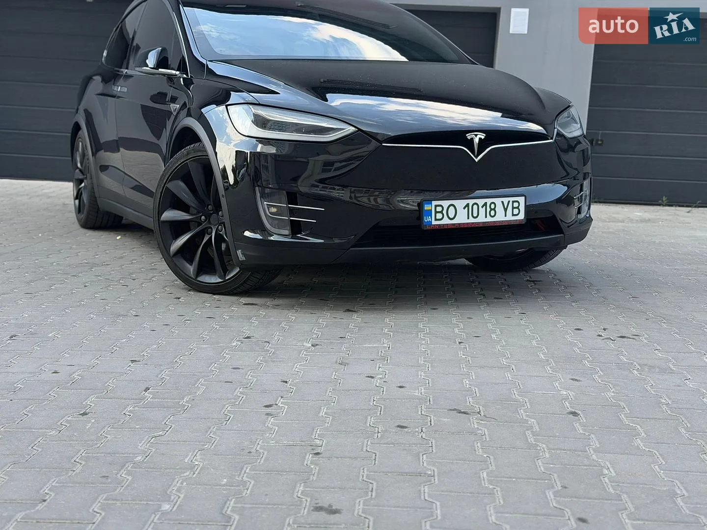 Tesla Model X, 2016
