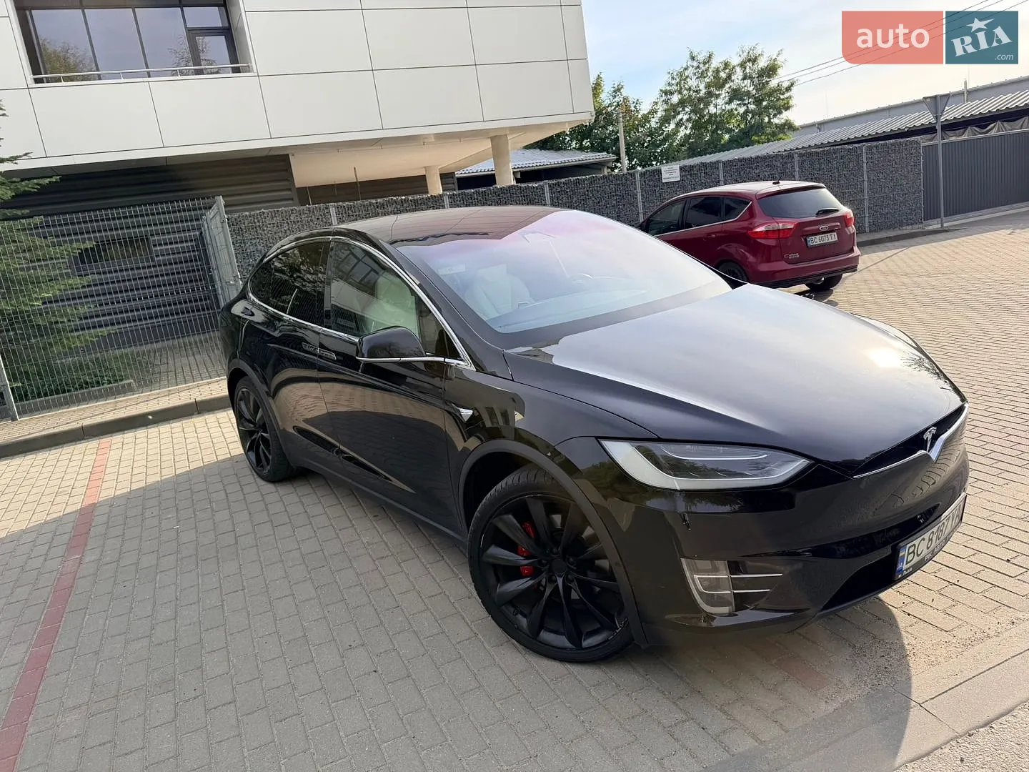 Tesla Model X, 2017