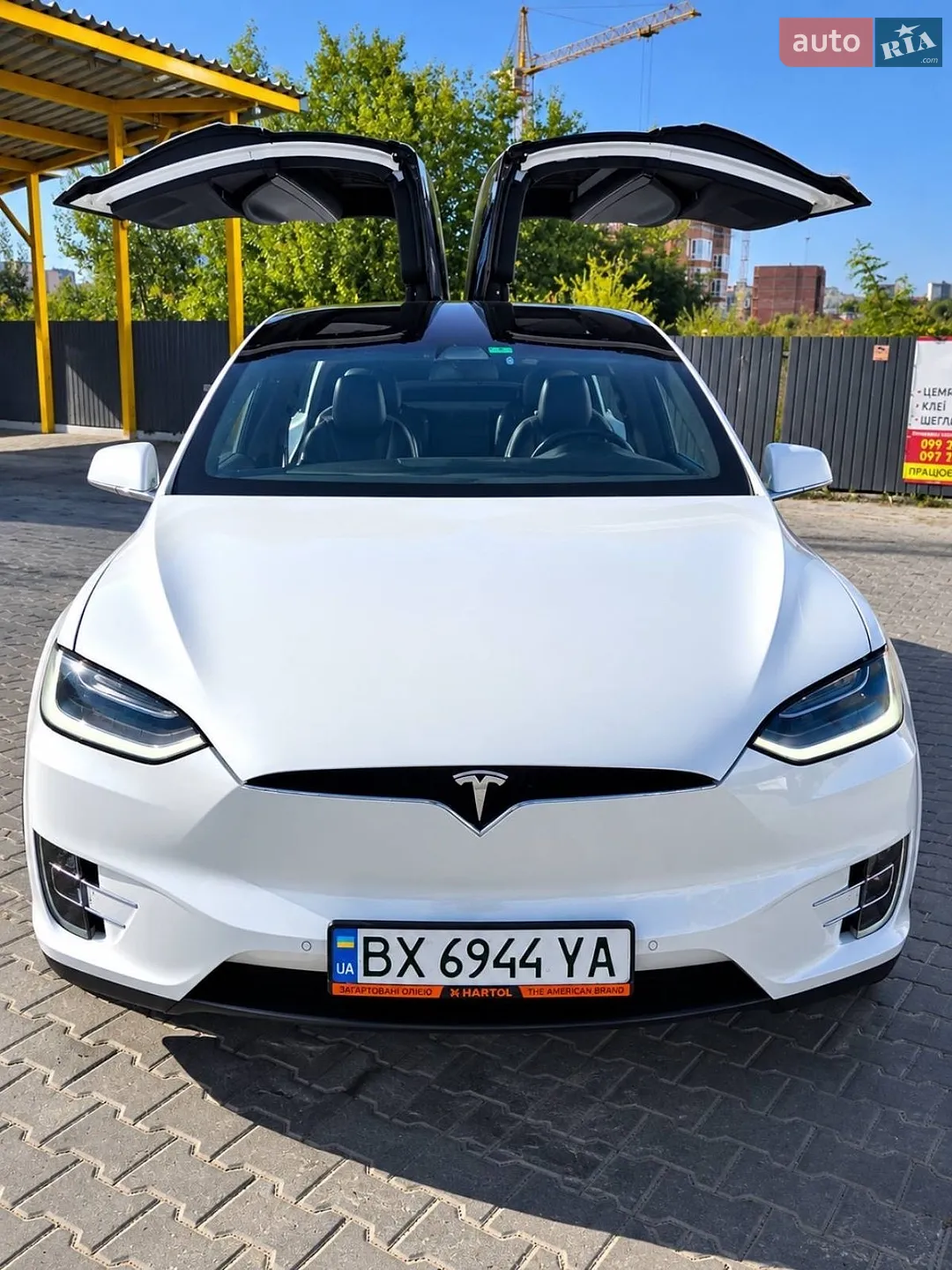 Tesla Model X, 2017