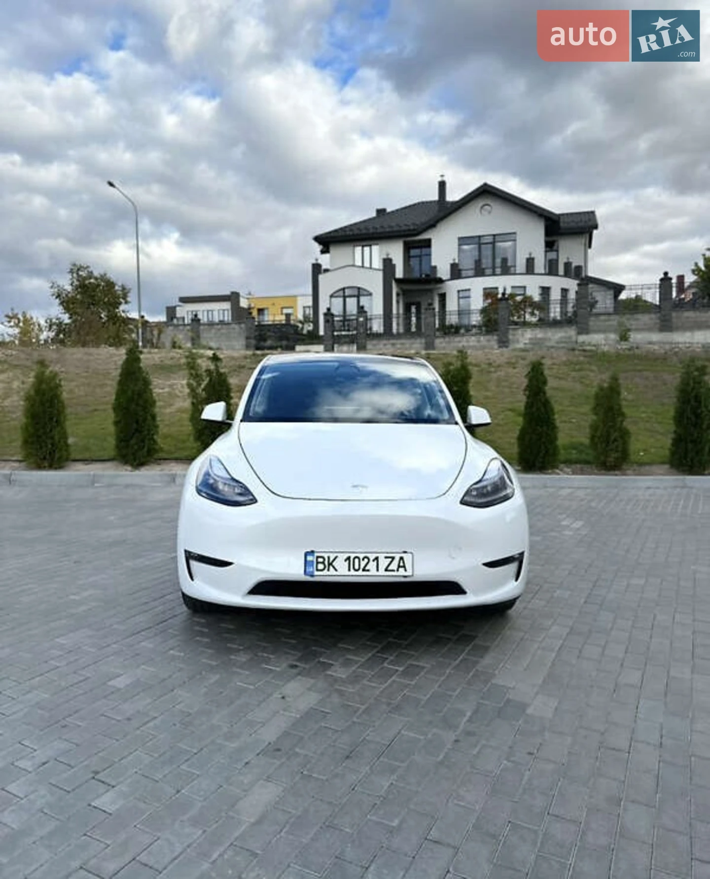 Tesla Model Y, 2023