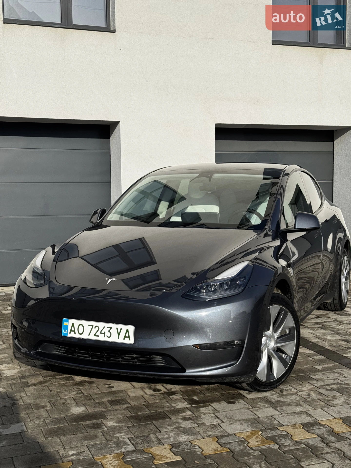 Tesla Model Y, 2023
