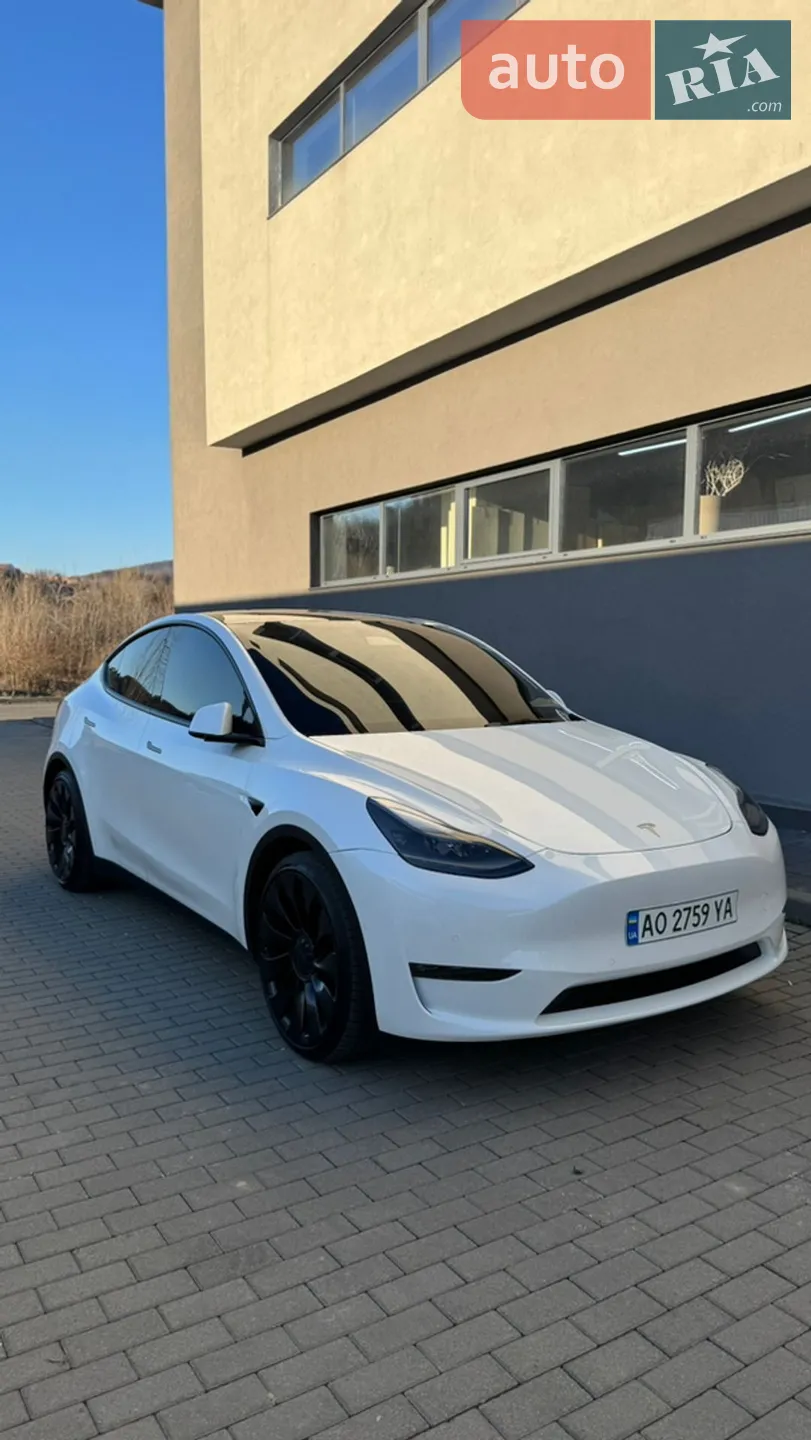 Tesla Model Y, 2022