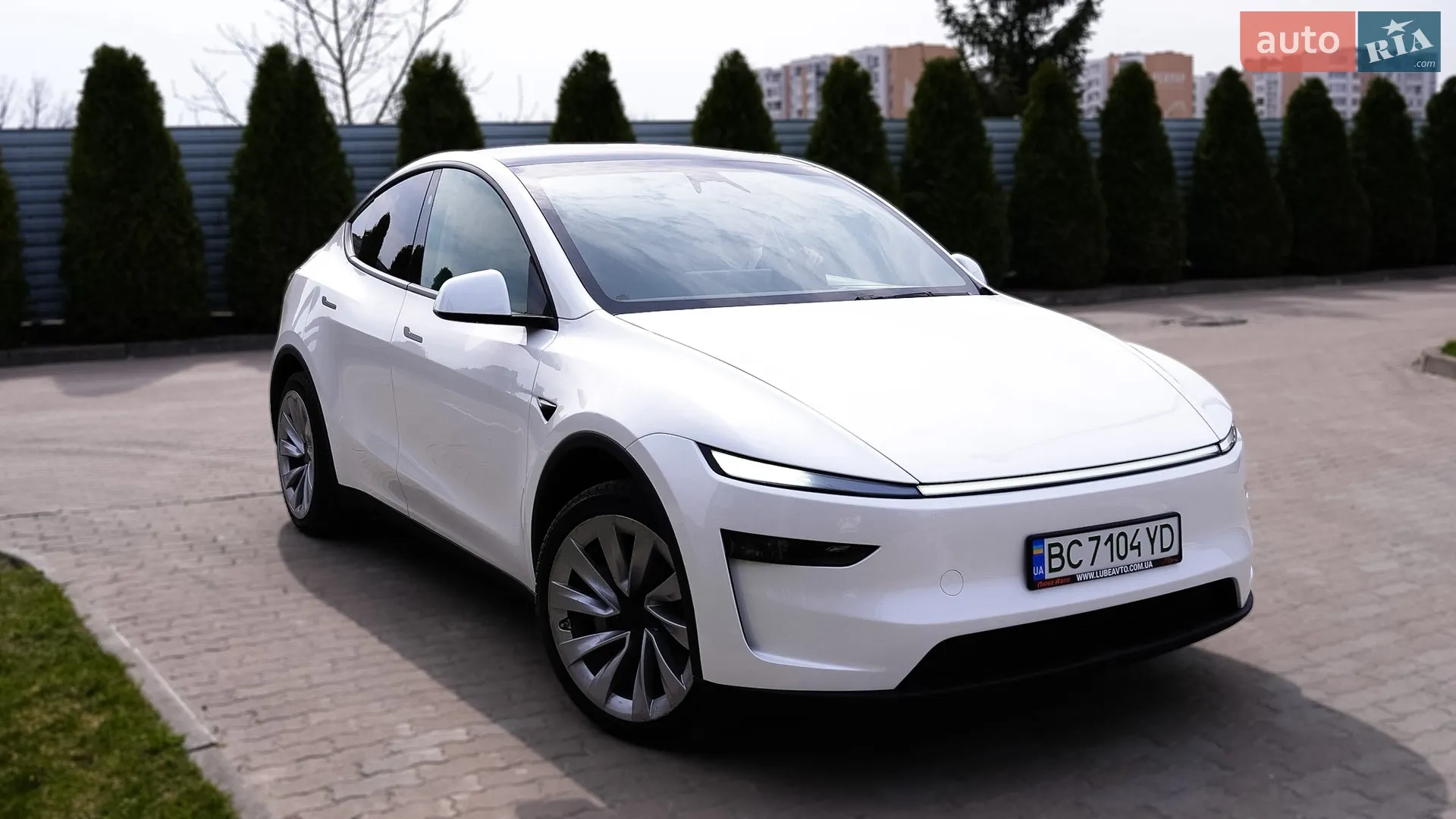 Tesla Model Y, 2025