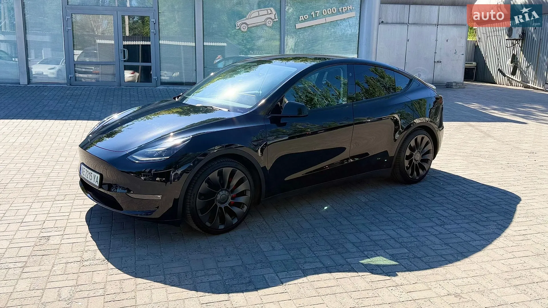 Tesla Model Y, 2024