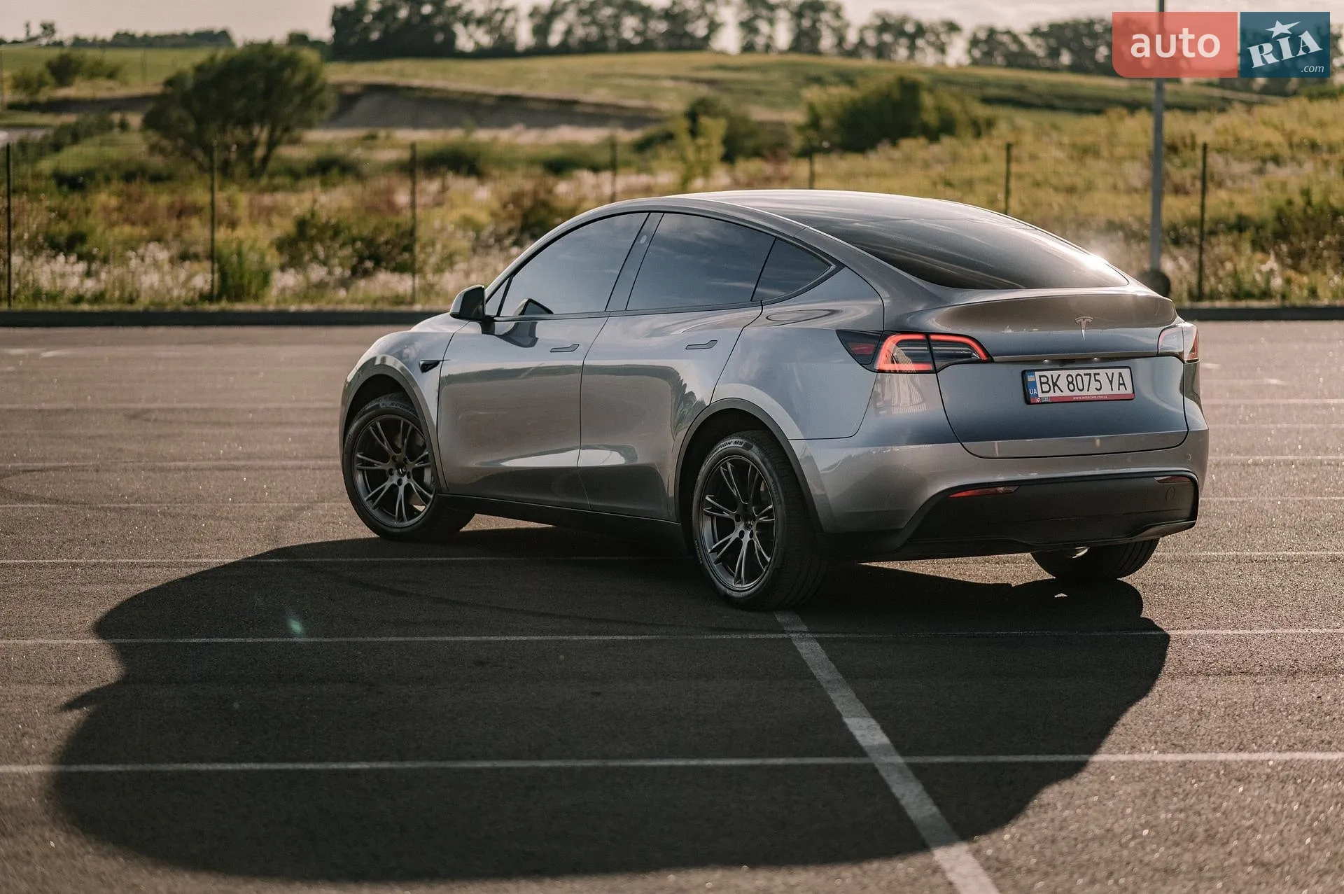 Tesla Model Y, 2024