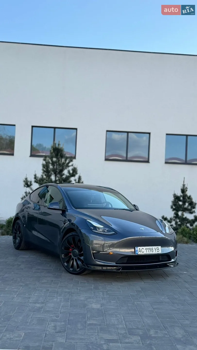 Tesla Model Y, 2022