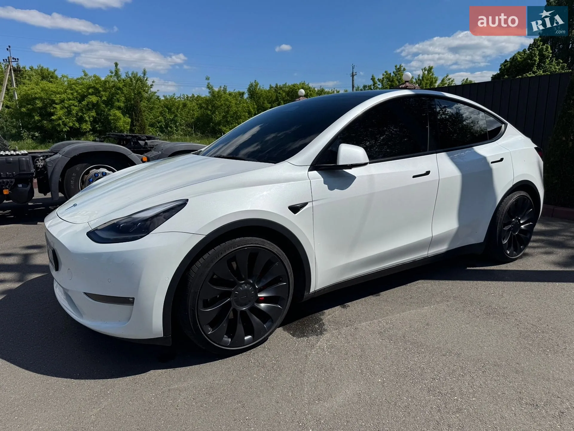 Tesla Model Y, 2022