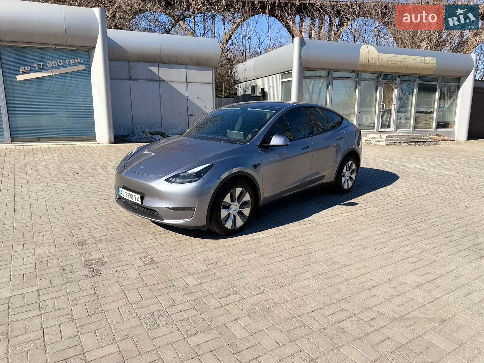 Tesla Model Y, 2024