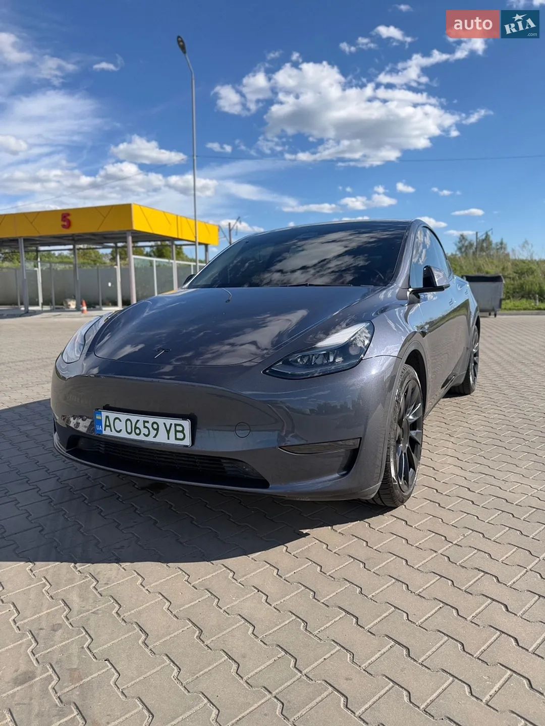 Tesla Model Y, 2023