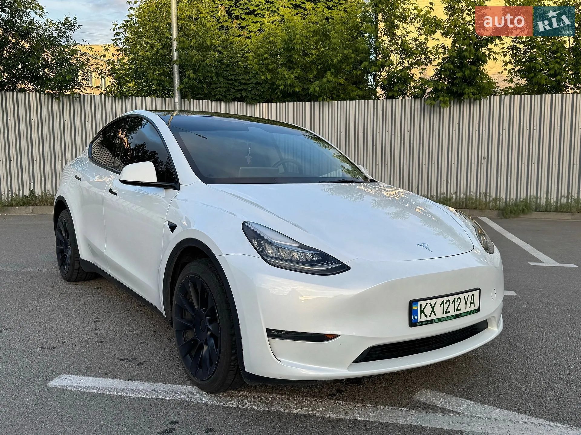 Tesla Model Y, 2023