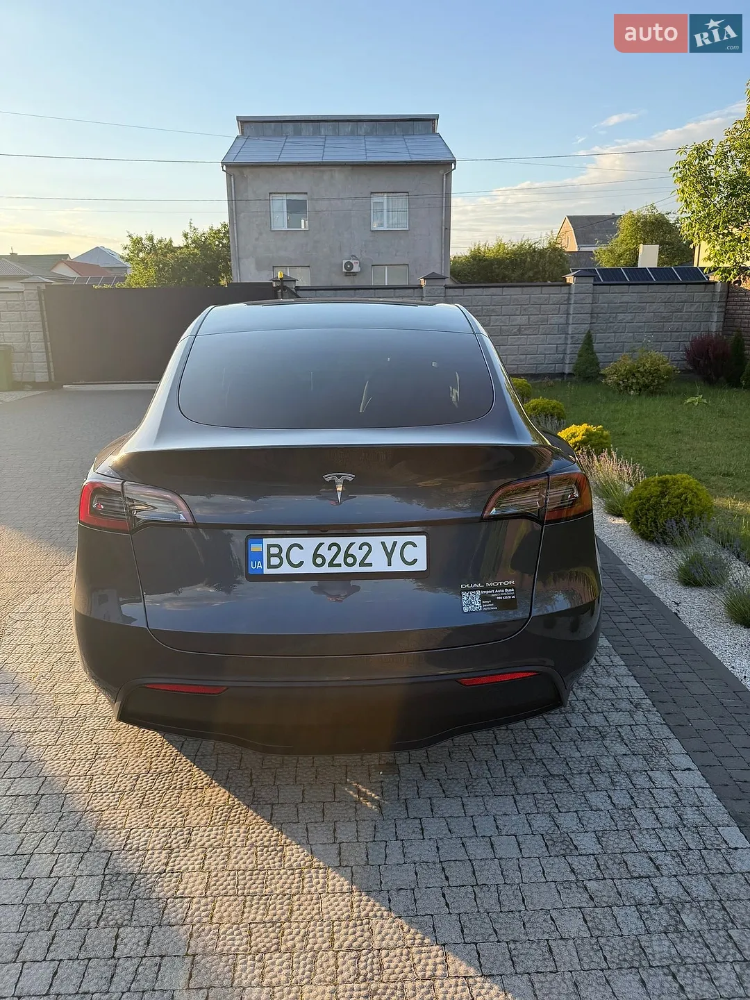 Tesla Model Y, 2023