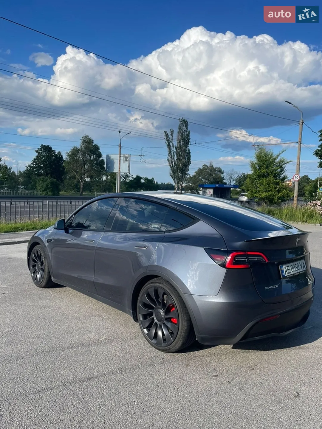 Tesla Model Y, 2023