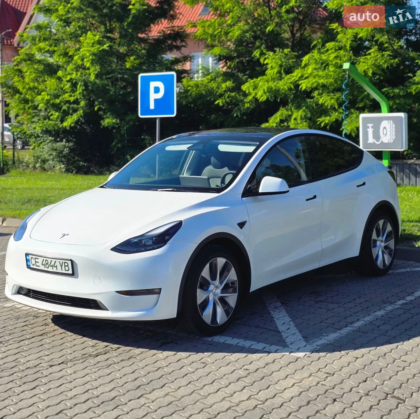 Tesla Model Y, 2023