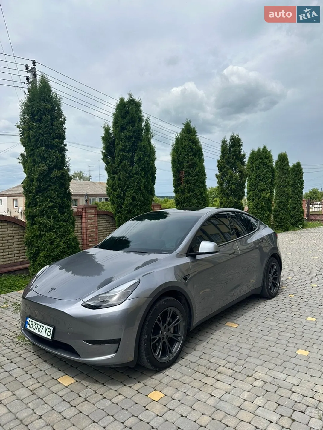 Tesla Model Y, 2024