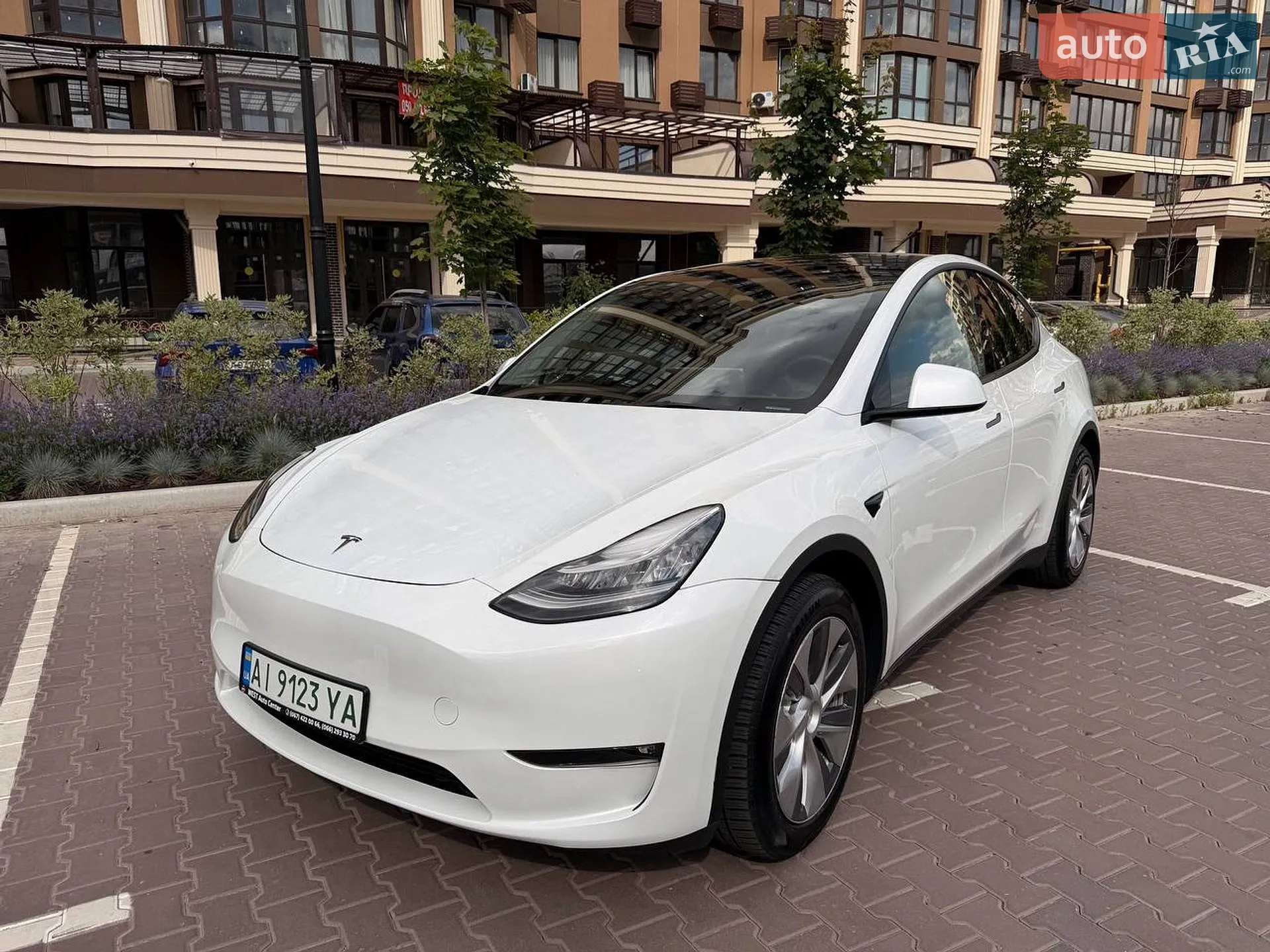 Tesla Model Y, 2023