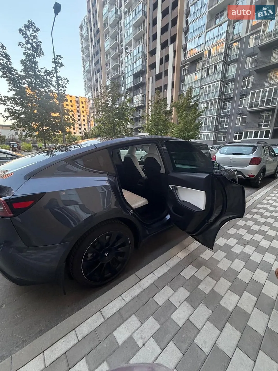 Tesla Model Y, 2022