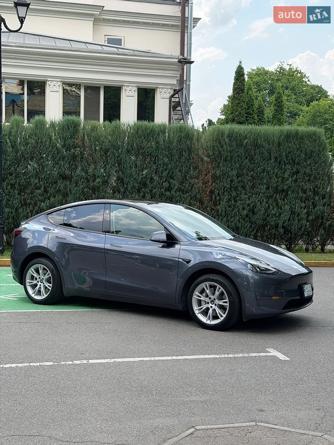 Tesla Model Y, 2023